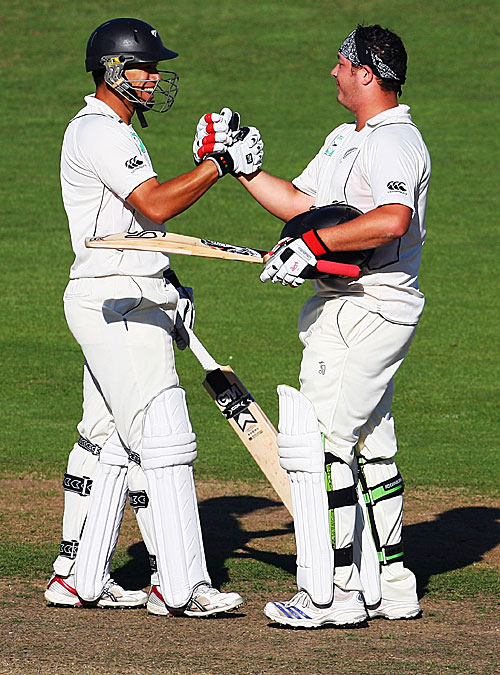 Ross Taylor congratulates Jesse Ryder on reaching his century, New Zealand v India, 2nd Test, Napier, 1st day, March 26, 2009