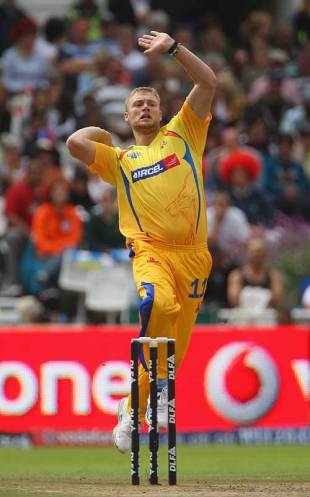Andrew Flintoff bowls during game one of the IPL's second season, Chennai Super Kings v Mumbai Indians, IPL, 1st game, Cape Town, April 18, 2009