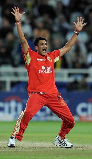 Anil Kumble belts out an appeal, Bangalore Royal Challenger v Rajasthan Royals IPL, 2nd game, Cape Town, April 18, 2009