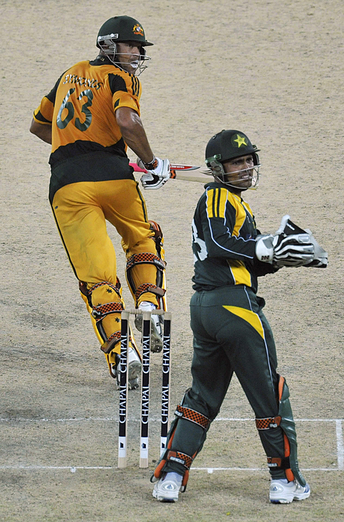 Andrew Symonds sets off for a single after playing it to fine leg, Pakistan v Australia, 2nd ODI, Dubai, April 24, 2009