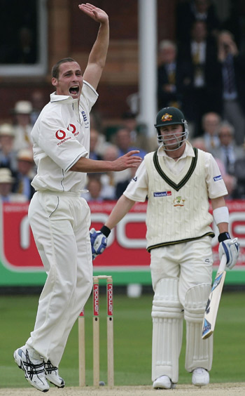 Simon Jones appeals for the wicket of Michael Clarke