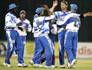 Delhi celebrate the wicket of Jimmy Maher, Delhi Giants v Hyderabad Heroes, ICL, Panchkula, November 1, 2008